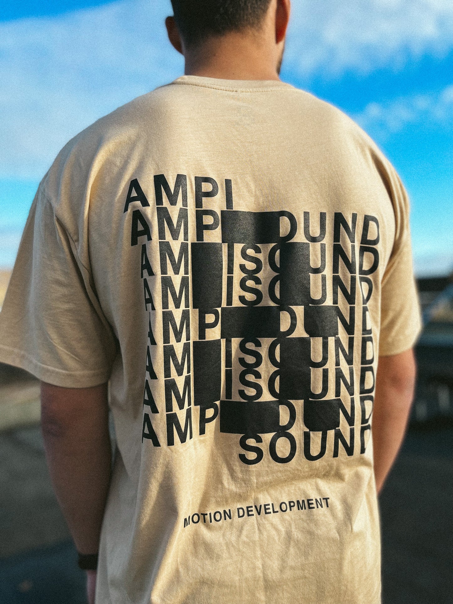 AMPISOUND // SAND TYPO TEE
