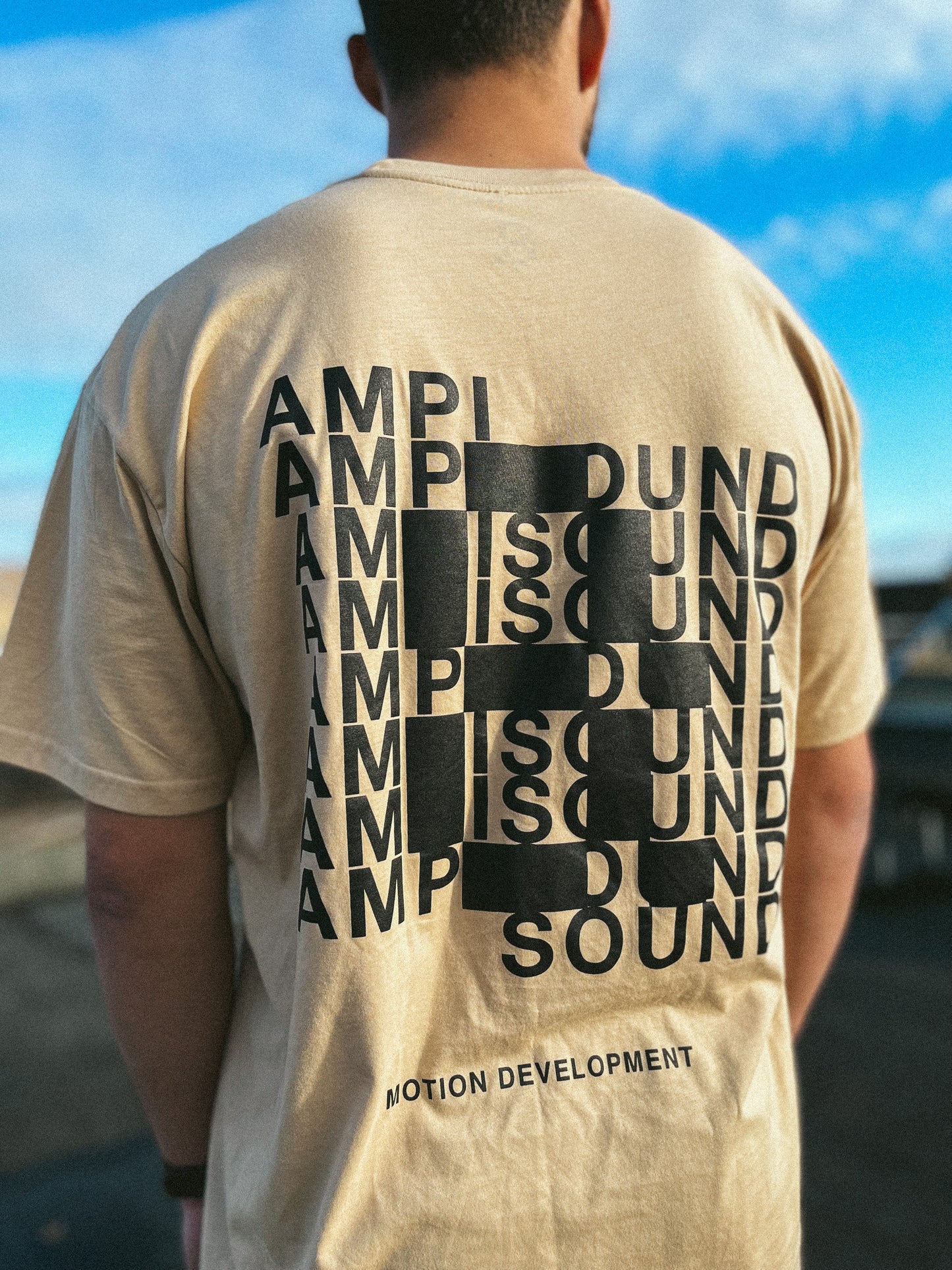 AMPISOUND // SAND TYPO TEE