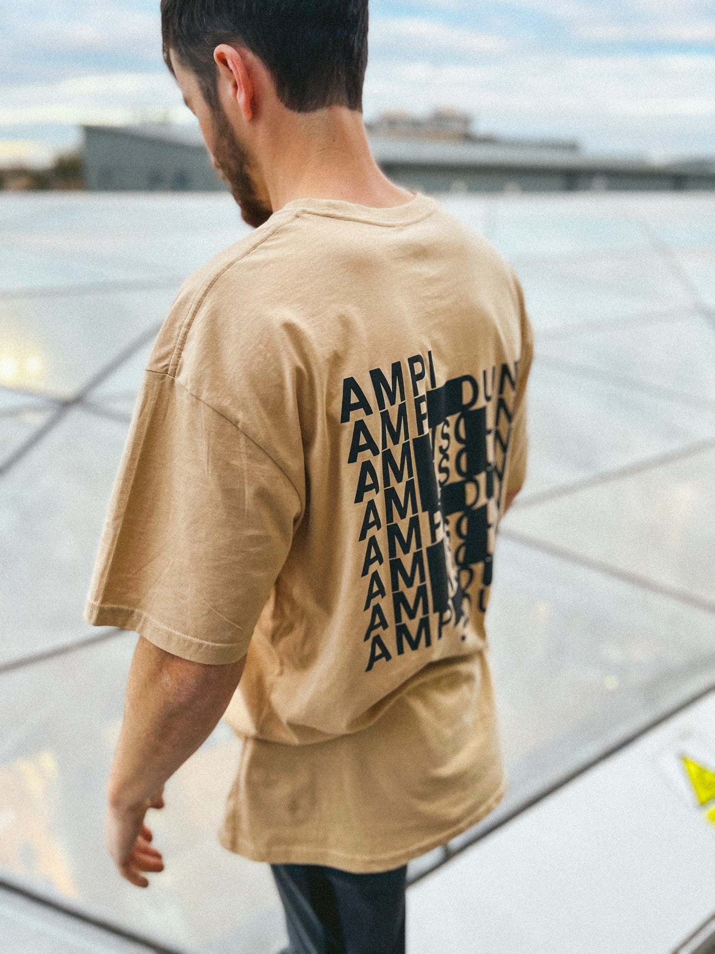 AMPISOUND // SAND TYPO TEE