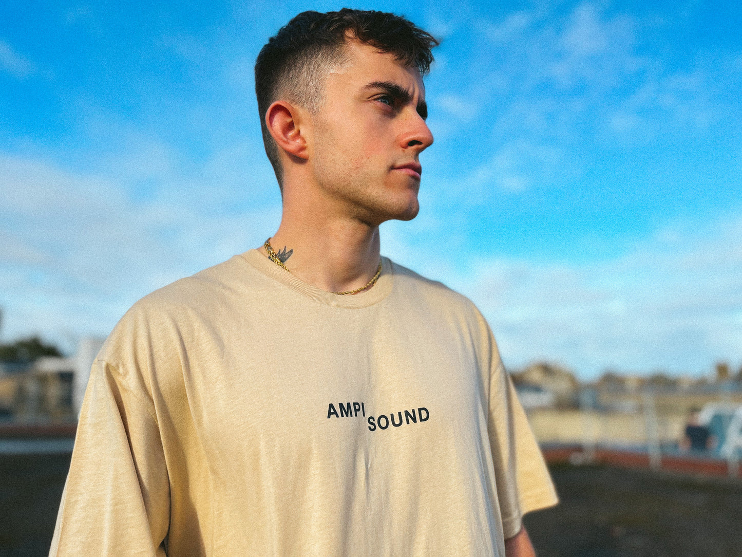 AMPISOUND // SAND TYPO TEE